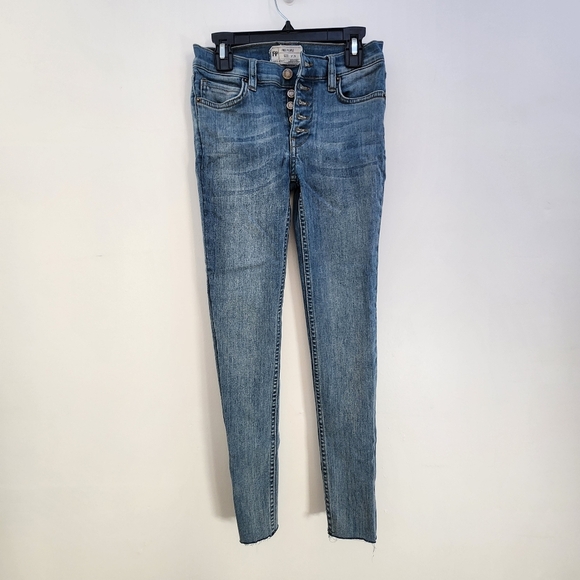 Free People Skinny Jeans Blue Denim Size 24 - Picture 1 of 8